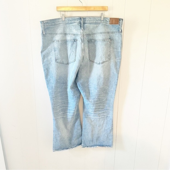 Madewell Cali Demi-Boot Jeans in Dory Wash: Comfort Stretch Edition Plus 37 - Picture 9 of 12